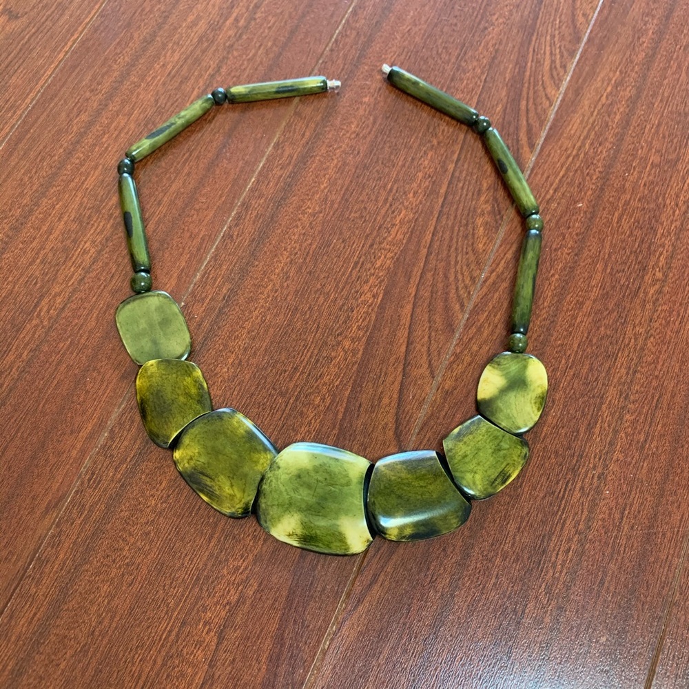 Green Wood Choker Necklace
